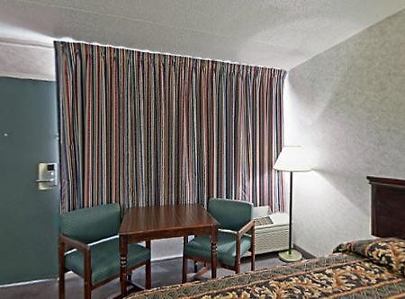 America'S Best Value Inn & Suites - Memphis/Graceland Bilik gambar